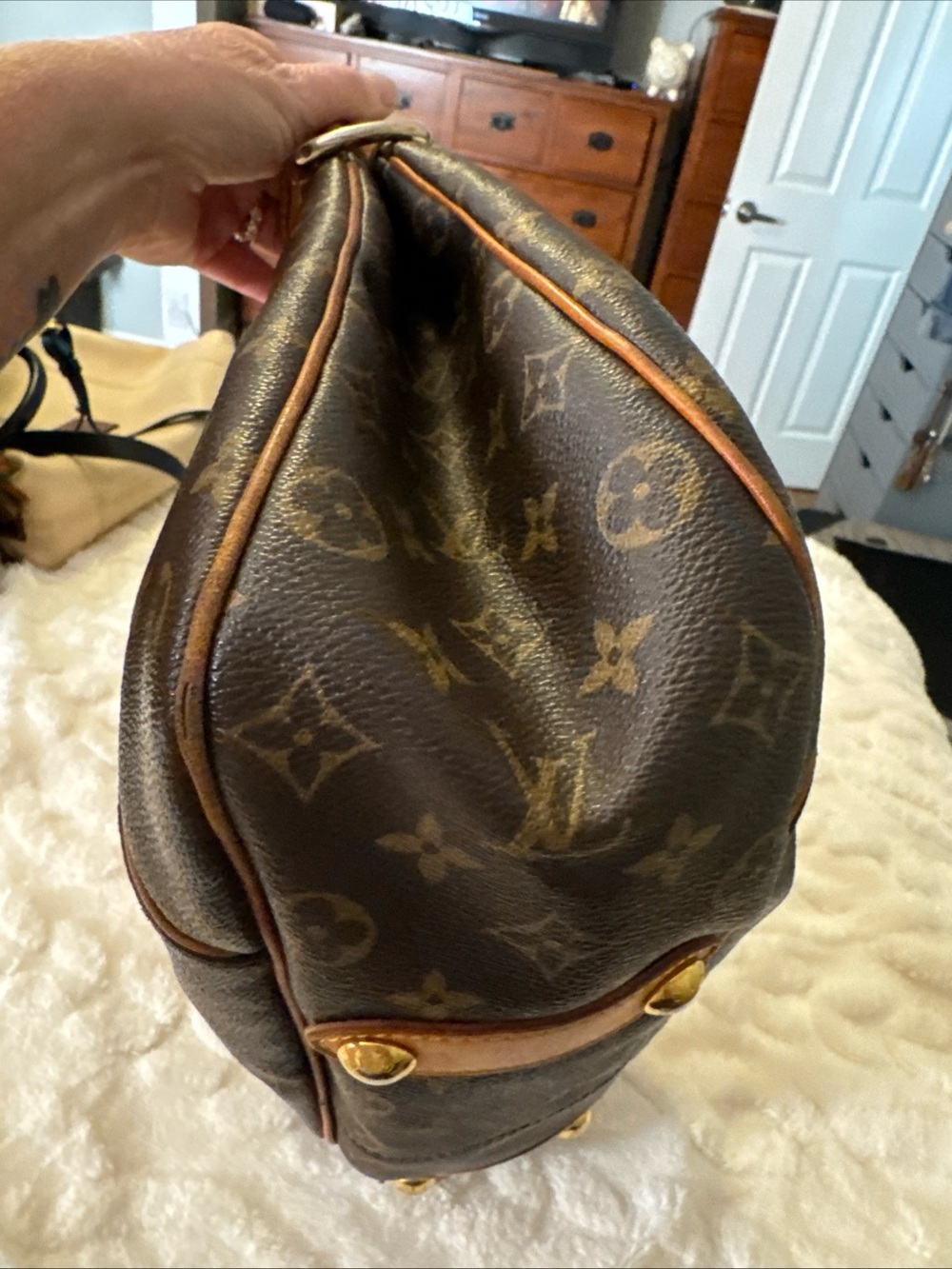 Louis Vuitton Galleria PM Brown Monogram Hobo Shoulder Bag with Tan Trim - Picture 15 of 16